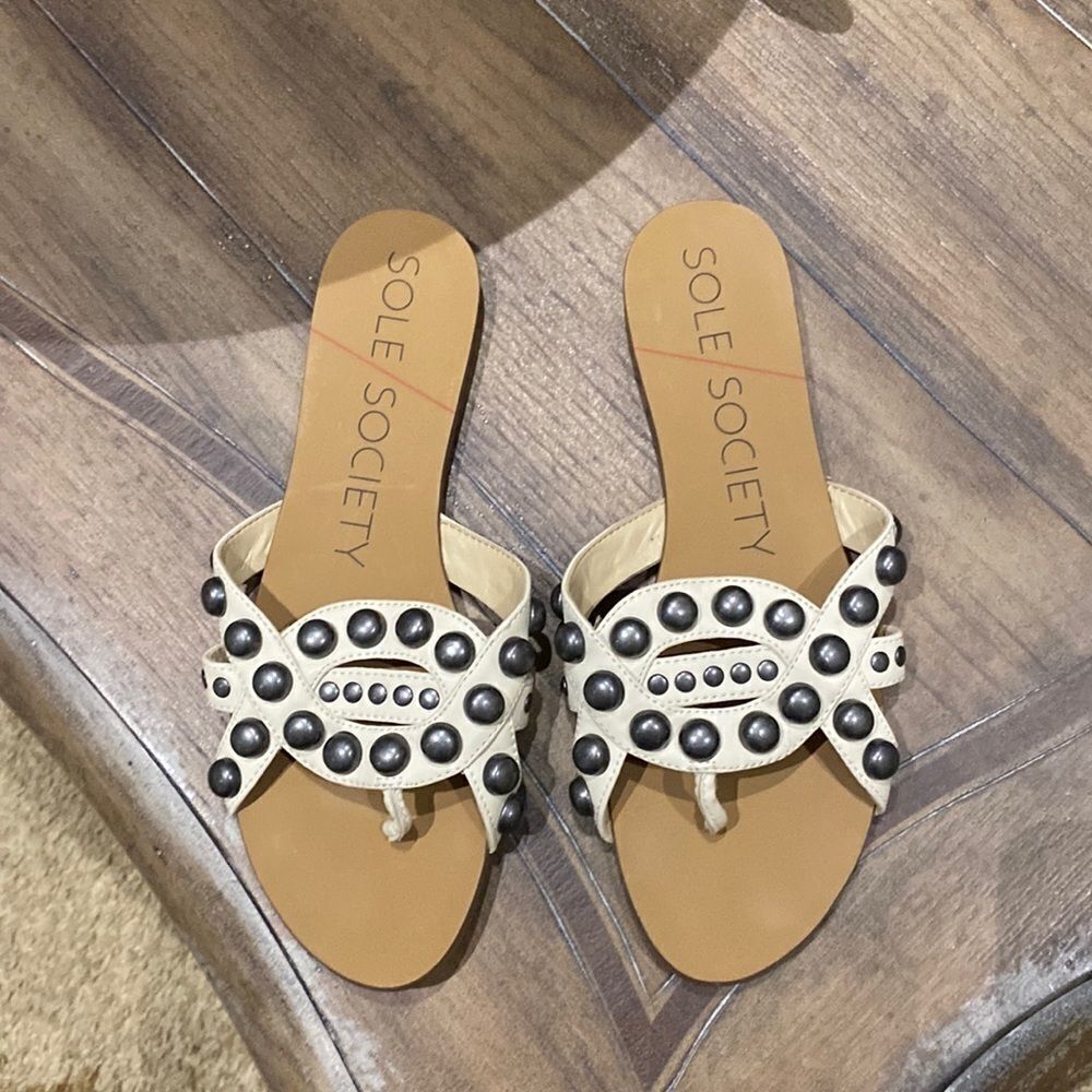 ❤️ Sole Society Studded Sandals ❤️
